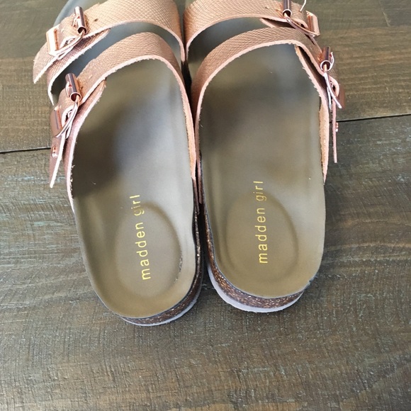 ❌SOLD❌Madden Girl size 8 “Brando” Sandal Rose Gold - Picture 6 of 8